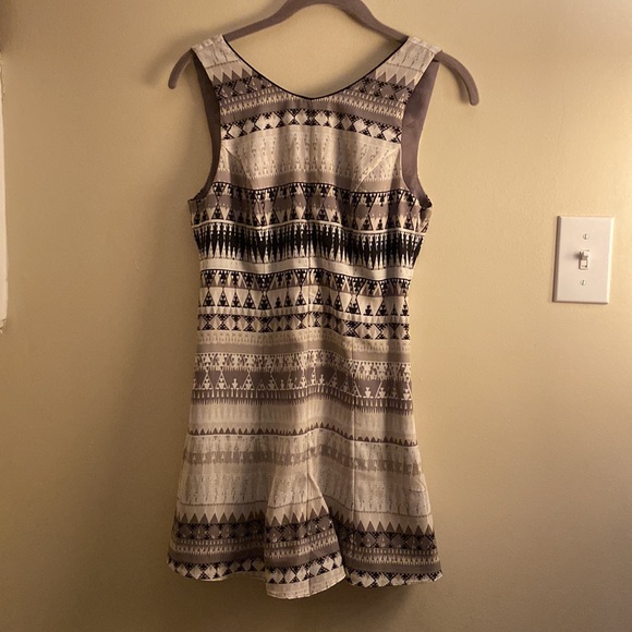 BCBGeneration Romper gray, purple, black, tan pattern. Size 0 - Picture 4 of 8